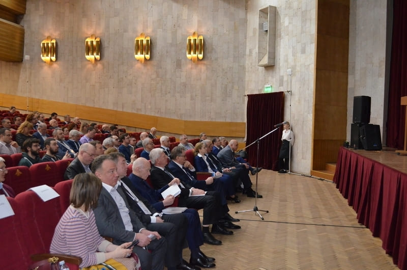 52-ая Конференция по физике плазмы и управляемому термоядерному синтезу