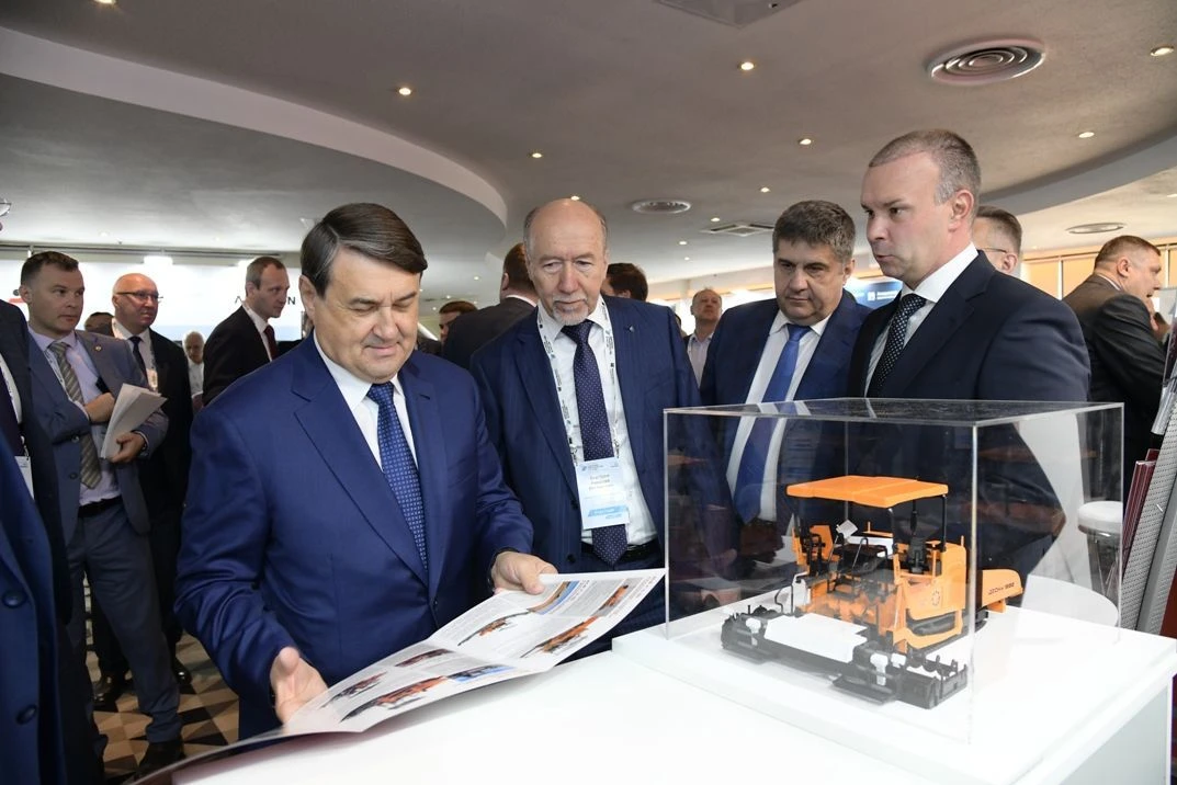 ООО «НПО «ГКМП» приняла участие в форуме по вопросам дорожного строительства в России